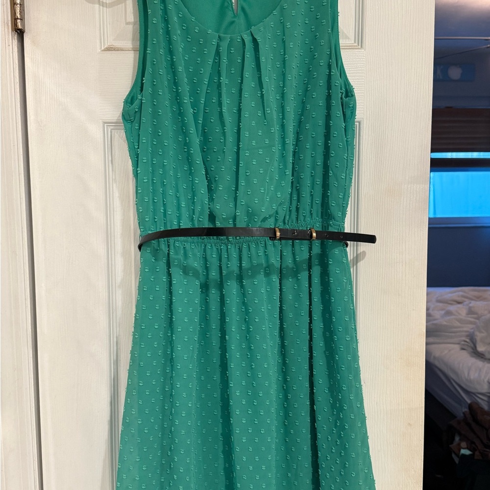 Elegant Green Sleeveless Dress
